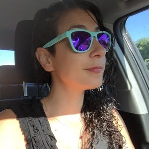 Meet your Posher, Eleni